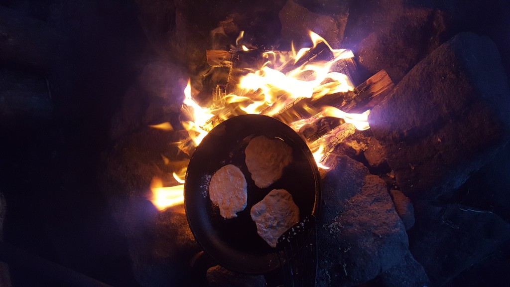 Nanbrød på bål
