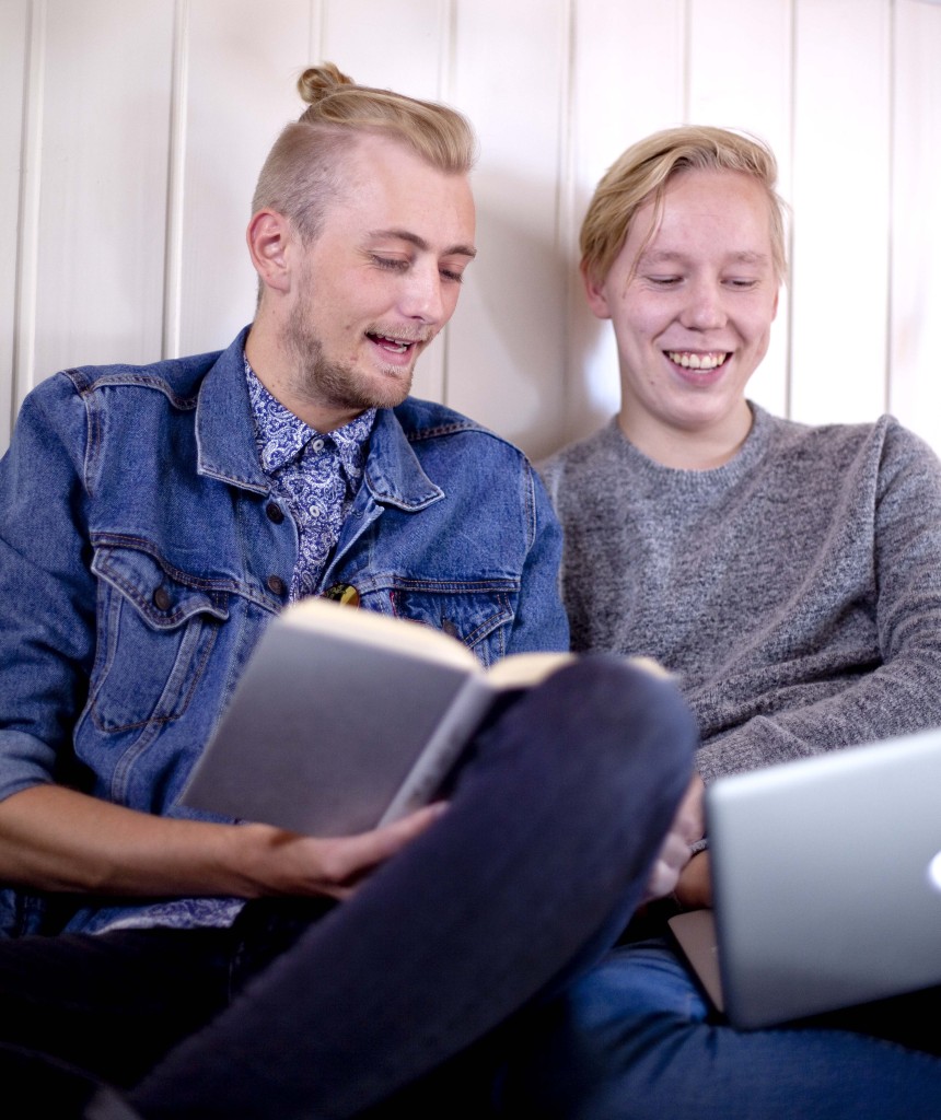- Folkehøgskolene har fokus på hvor viktig det er at unge er aktive i samfunnet. Vi antar at det kan være en grunn til at så mange sier at de ønsker å stemme ved valget, sier Dorte Birch, daglig leder for Informasjonskontoret for folkehøgskolen.