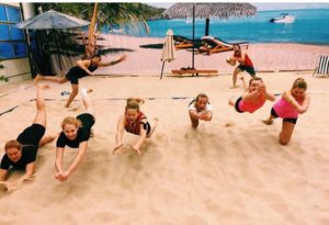 Volleyball og beachvolleyball er bare noen av de mange ballsportlinjene man kan velge på folkehøgskole