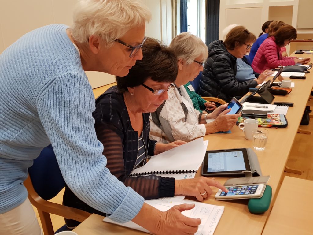 seniorkurs pensjonist Nestor digital hverdag hjelp folkehøgskole