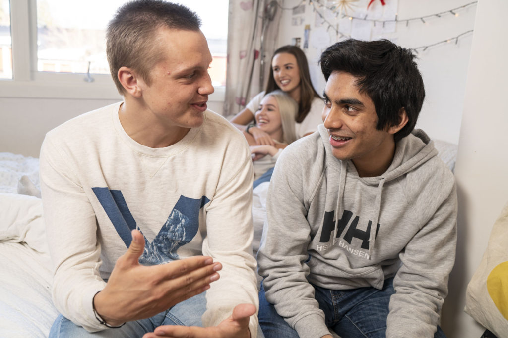 Man blir mer engasjert av å gå på folkehøgskole