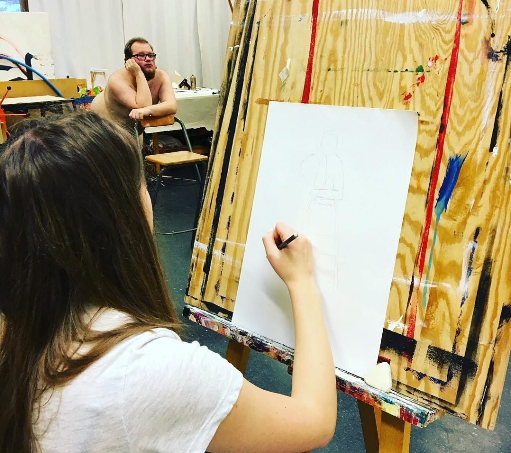 Du bør søke folkehøgskole nå om du vil slippe løs din indre kunstner. Bilde fra Agder folkehøgskole