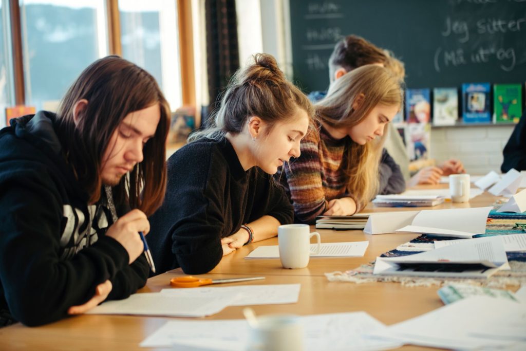 Folkehøgskolenes skrivelinjer er ved å være fulle. Her fra Nansenskolen