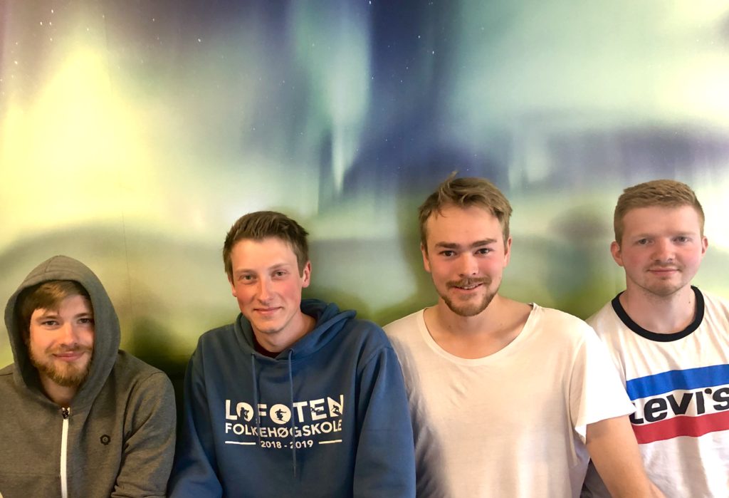4 unge menn, yrkesfaglig bakgrunn, søke folkehøgskole, lofoten folkehøgskole