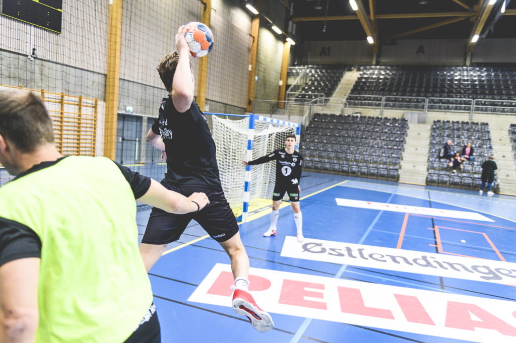 Håndball skudd Elverum folkehøgskole