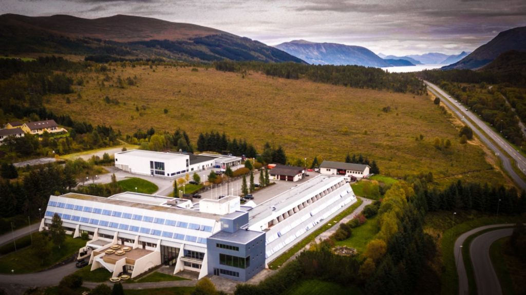 Sunnmøre folkehøgskule, oversiktsbilde