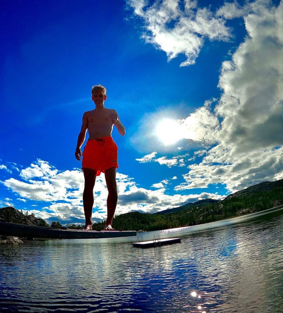Tobias Hovland, stupebrett, bading